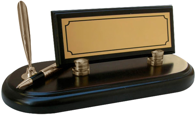 261 - Ah�ap Koyu Kahve Kalemlikli Masa �simli�i 