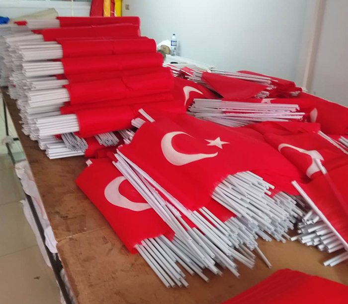 30x45 cm Elde Sallama Sapl�-Sopal� Kuma� T�rk Bayra�� ESTB30X45