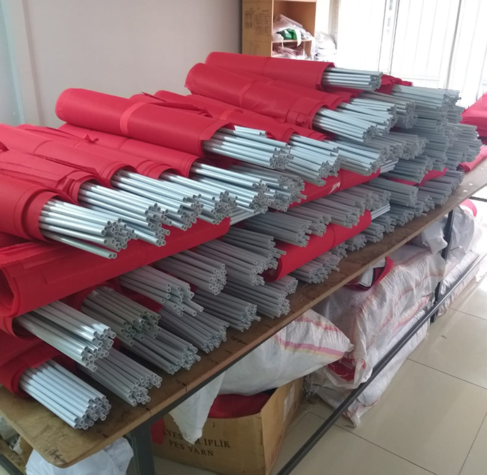 30x45 cm Elde Sallama Sapl�-Sopal� Kuma� T�rk Bayra�� ESTB30X45