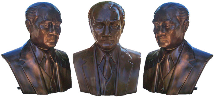 70 cm FRP Fiberglass Kravatlı Atatürk Büstü 70 cm FRP Fiberglass Kravatlı Atatürk Büstü