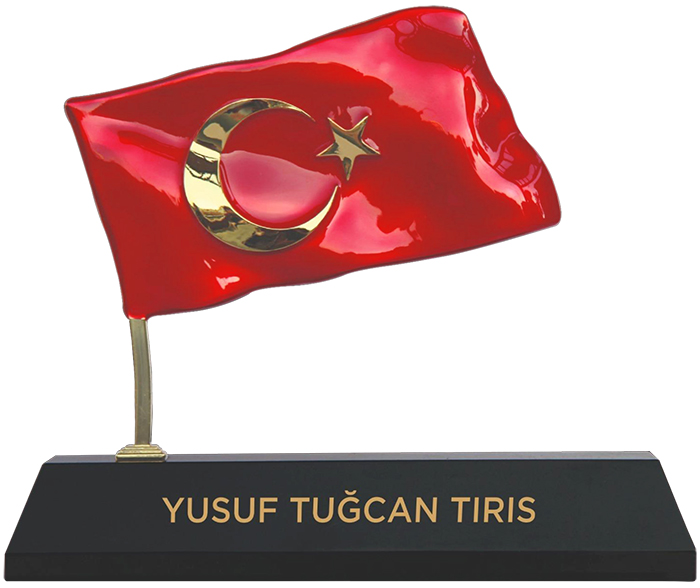 Dalgalanan Bayrakl� Masa �simli�i