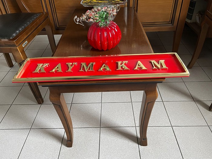 Kaymakam Odası Kapı Önü Tabelası ve Levhaları Kaymakam Odası Kapı Önü Tabelası ve Levhaları