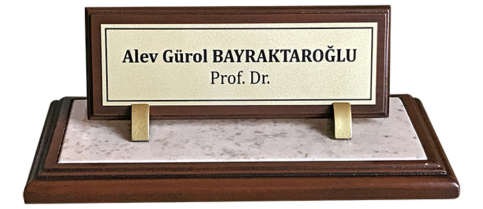 Mermerli Klasik Ahşap Masa İsimliği Mermerli Klasik Ahşap Masa İsimliği